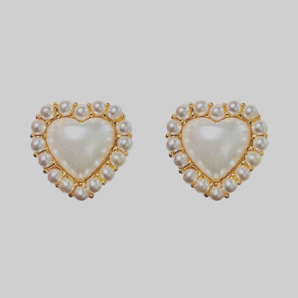 Pearl Heart Stud Earrings - Picture 5 of 5